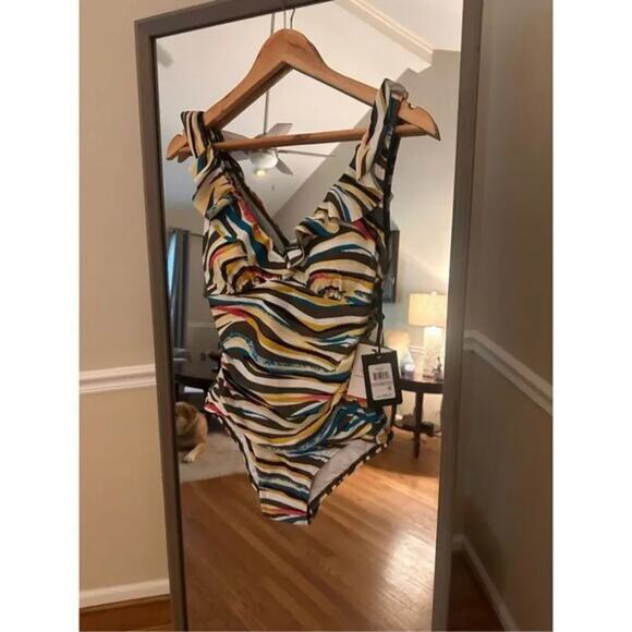 DKNY Printed Ruffled Tummy Control One Piece Swimsuit‎ US 6 - Picture 2 of 9
